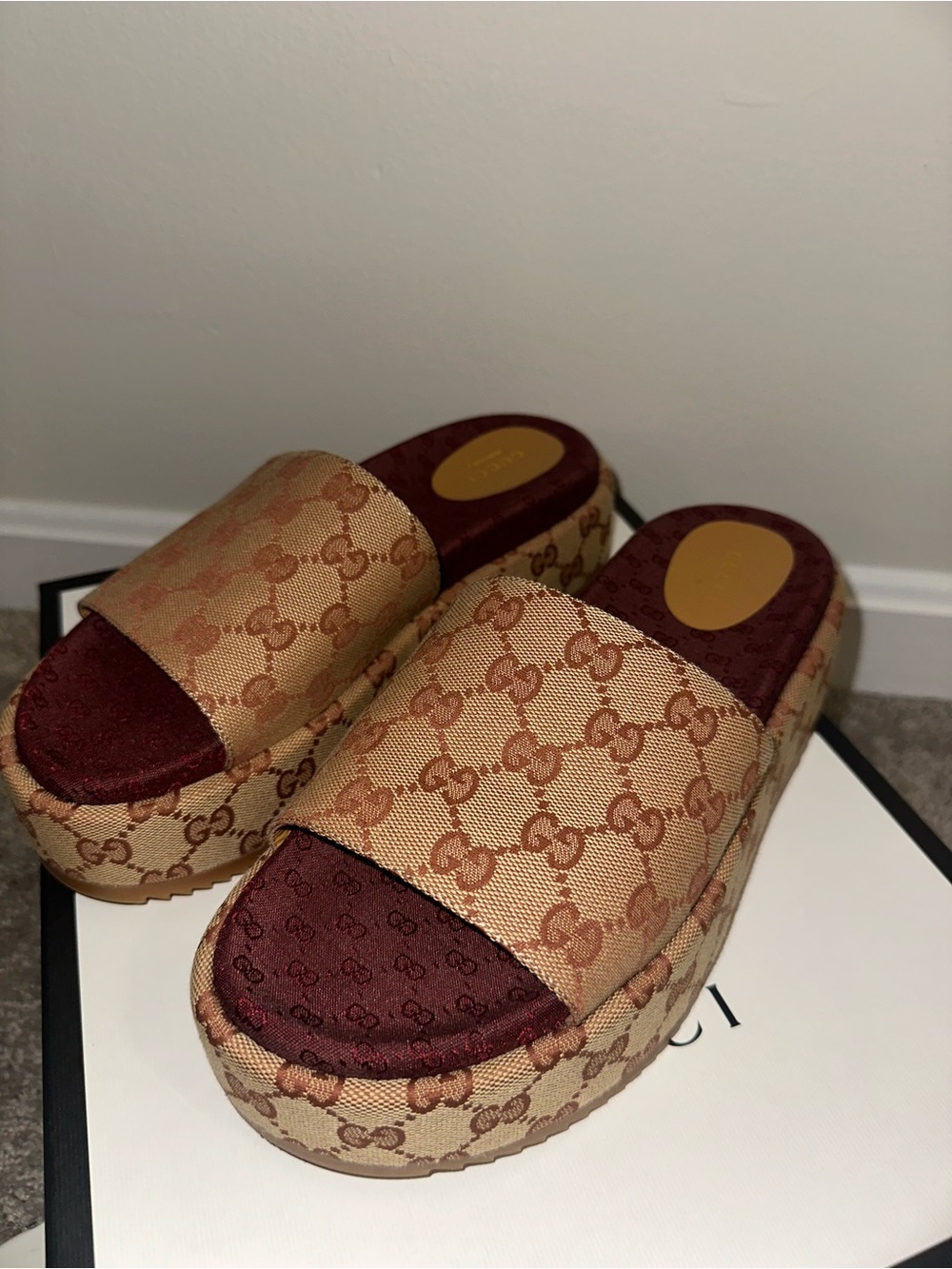 GUCCI CANVAS GG MONOGRAM PLATFORM SLIDE SANDAL